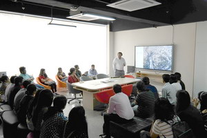 Dr. Sameer Kumar, Senior Lecturer of Asia-Europe Institute delivered a special talk at MRC